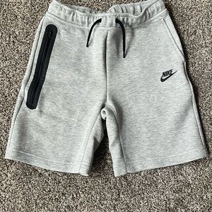 Nike Tech Boys Gray Shorts